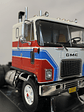 GMC Astro 95 Tractor Truck 1970 – IXO Models 1:43 – Ícono Americano de Cabina Frontal - Miniatura 4