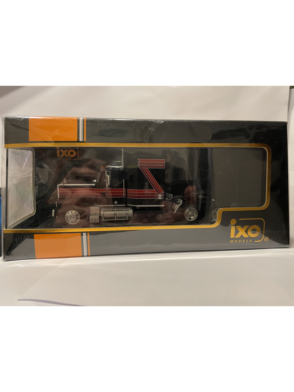 GMC General 1980 – Ixo Models 1:43 – Ícono Americano de Potencia 20