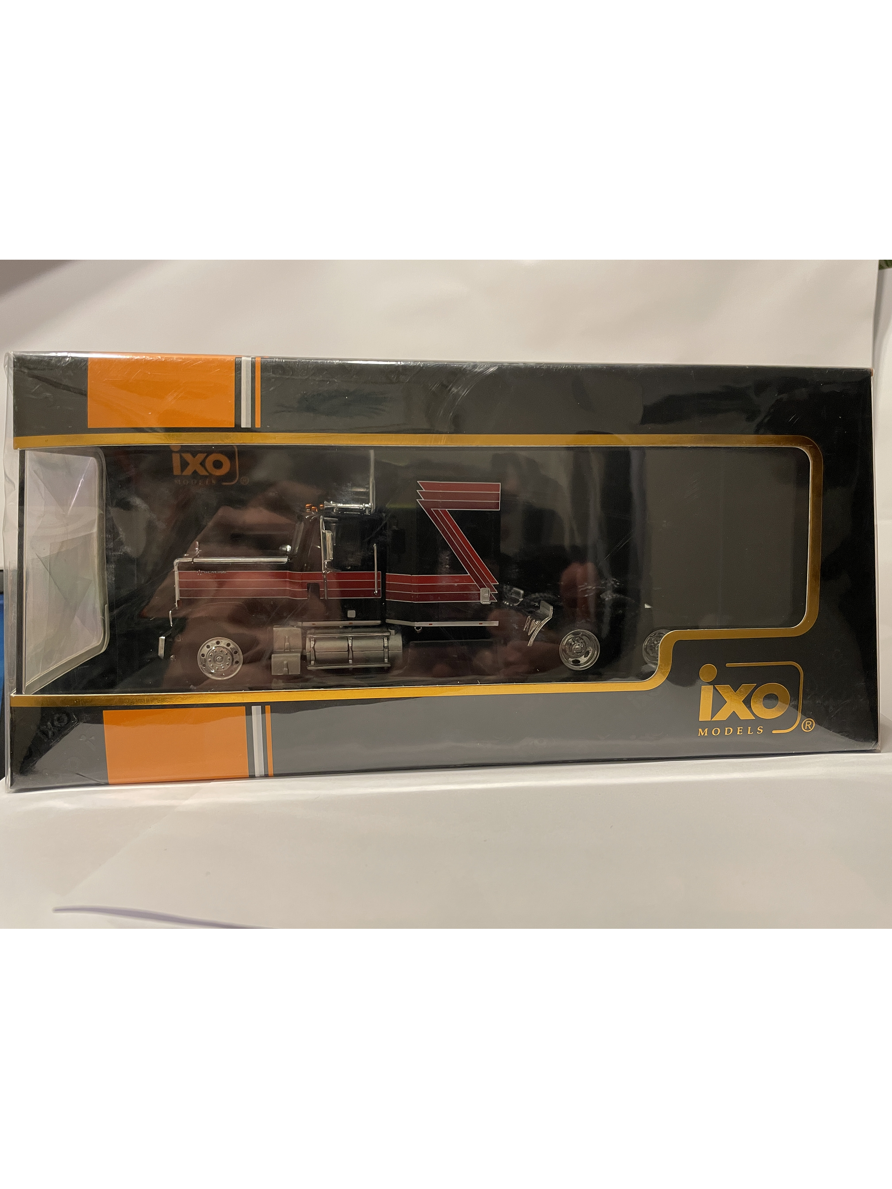 GMC General 1980 – Ixo Models 1:43 – Ícono Americano de Potencia 20