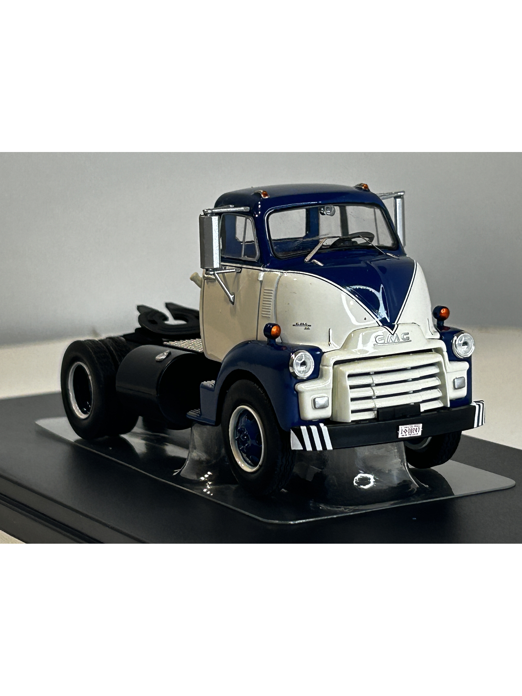 GMC 950 COE 1954 – IXO Models 1:43 – Cabover Clásico Americano 3