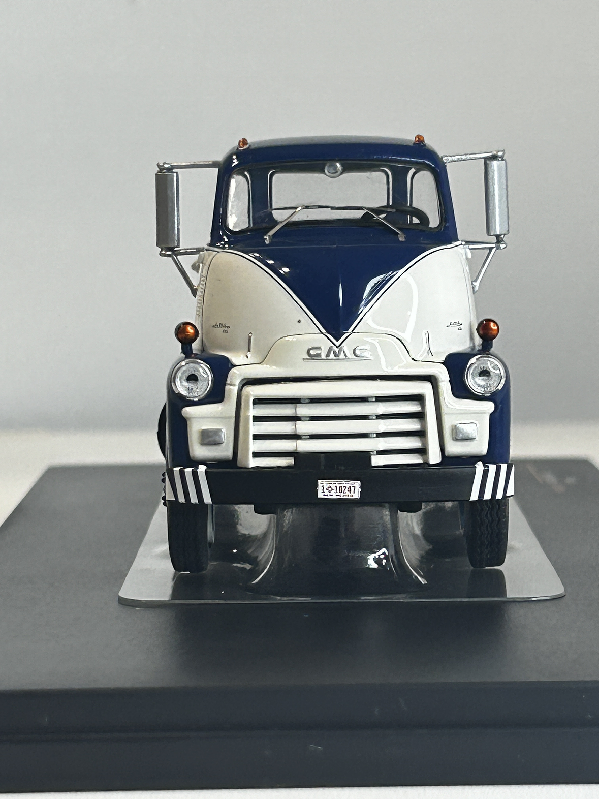 GMC 950 COE 1954 – IXO Models 1:43 – Cabover Clásico Americano 2