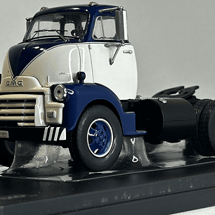 GMC 950 COE 1954 – IXO Models 1:43 – Cabover Clásico Americano