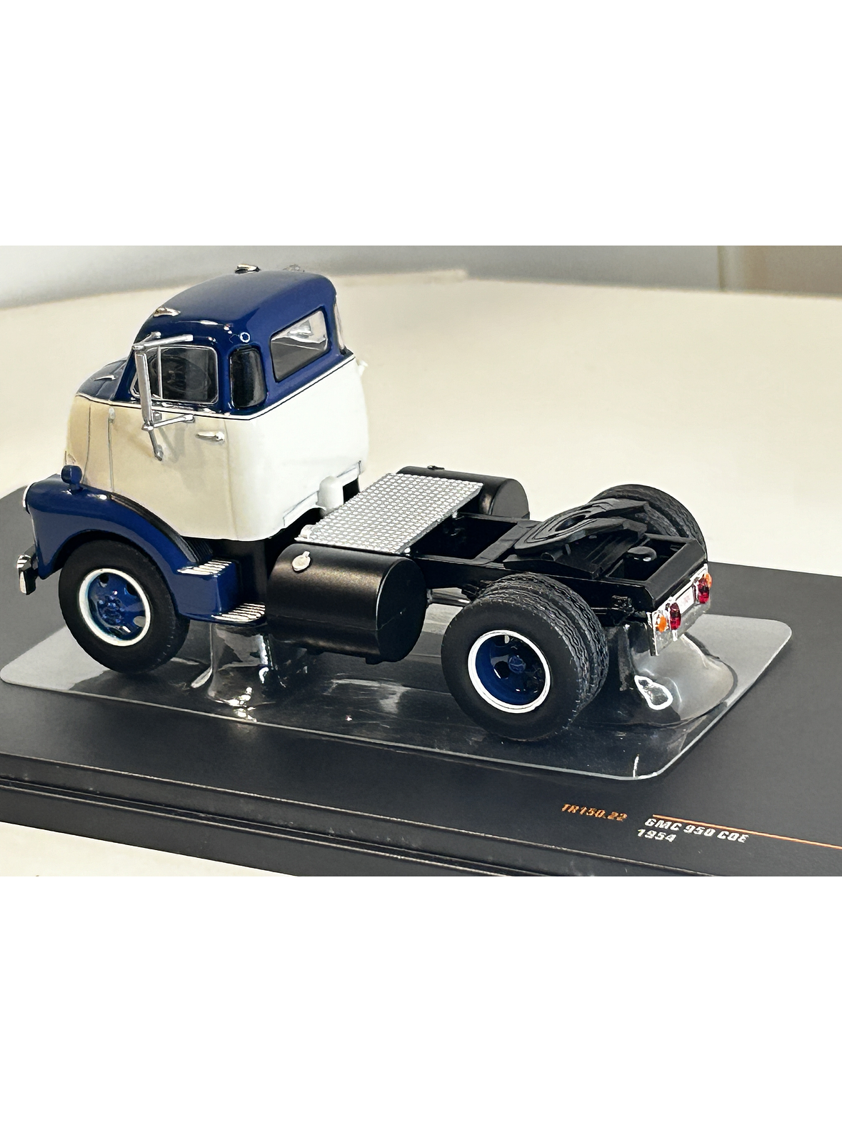 GMC 950 COE 1954 – IXO Models 1:43 – Cabover Clásico Americano 6