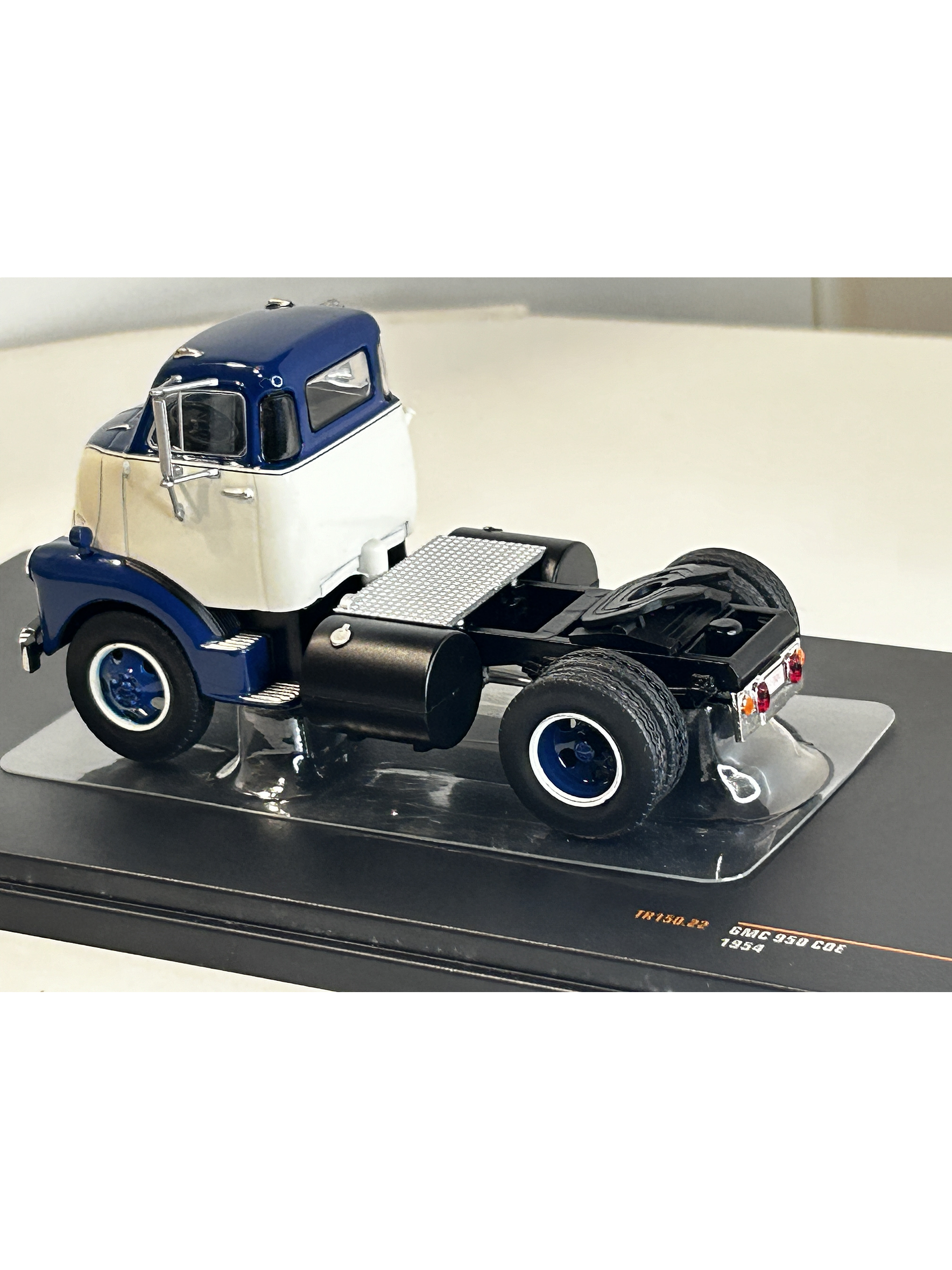 GMC 950 COE 1954 – IXO Models 1:43 – Cabover Clásico Americano 6