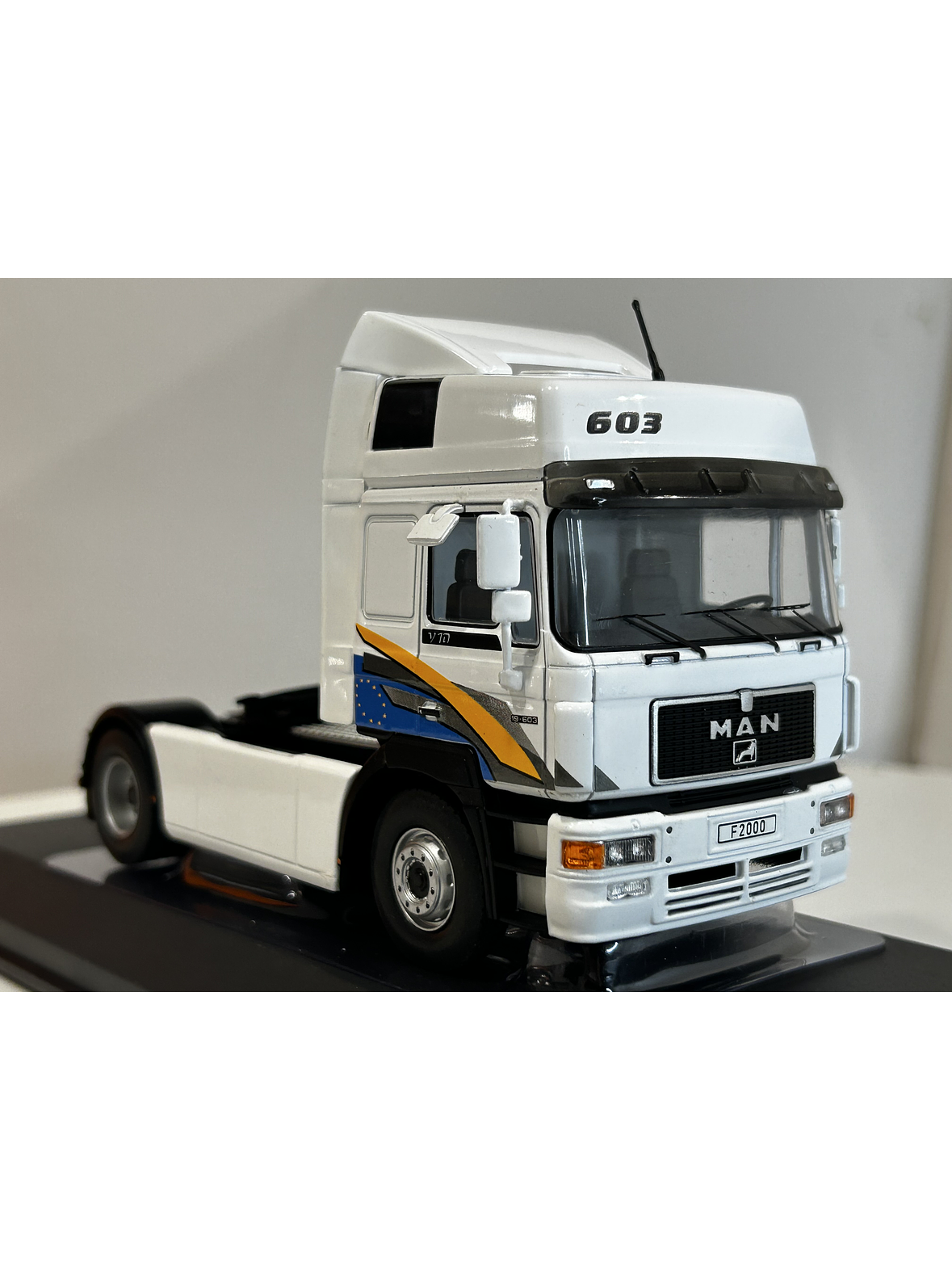 Camión a Escala MAN F2000 19.463 (1994) – IXO Models 1:43 | Historia y Nostalgia del Transporte 3