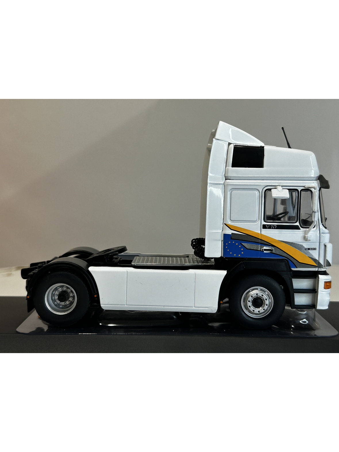 Camión a Escala MAN F2000 19.463 (1994) – IXO Models 1:43 | Historia y Nostalgia del Transporte 4