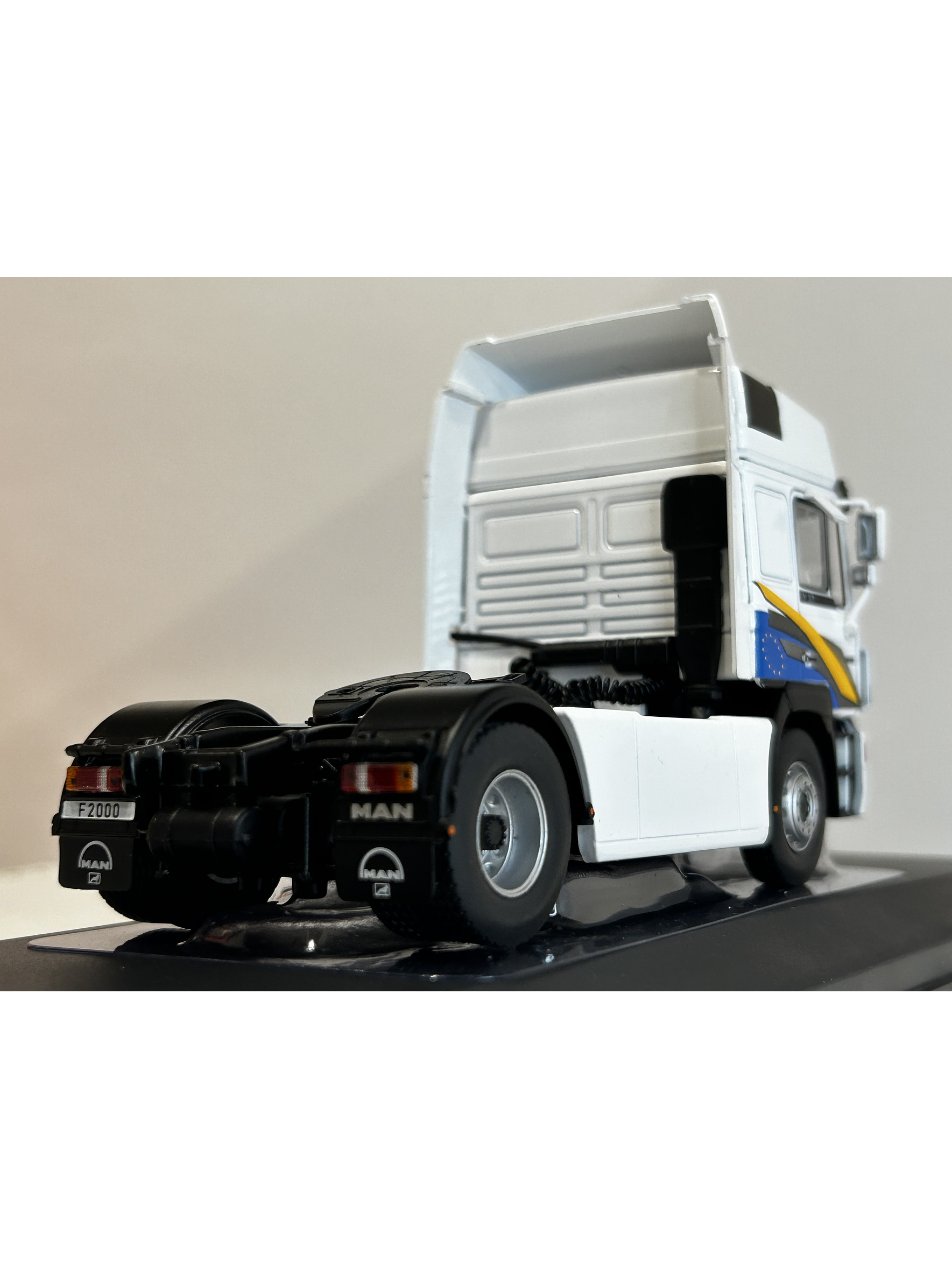 Camión a Escala MAN F2000 19.463 (1994) – IXO Models 1:43 | Historia y Nostalgia del Transporte 5