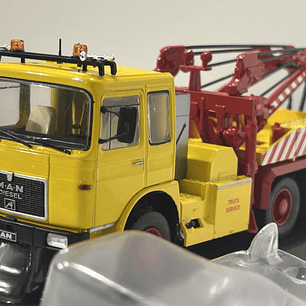 MAN F8 26.281 1970s – IXO Models 1:43 –  clásico europeo versión Grúa de Rescate