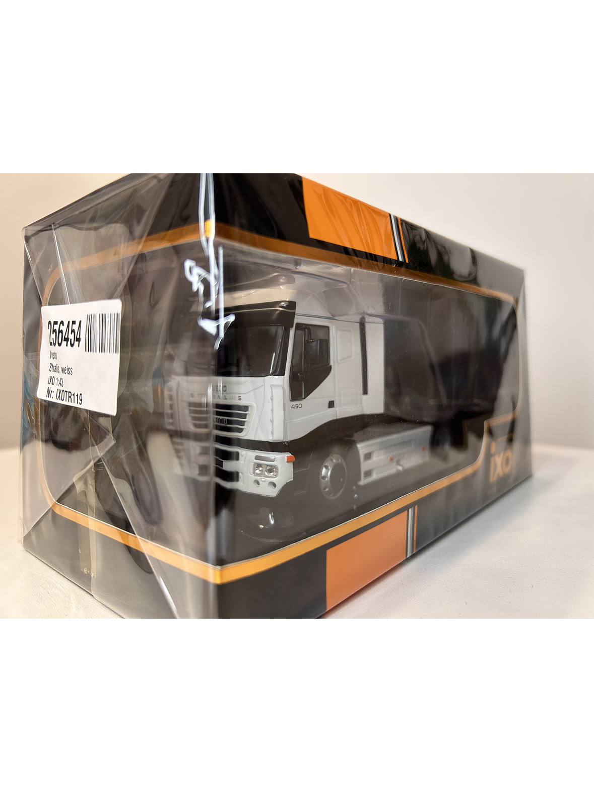 Camión Iveco Stralis 2012 | IXO Models 1:43 – Innovación y potencia en la ruta 10