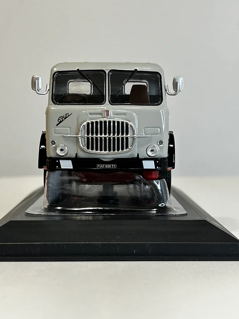 Camión Fiat 690 T1 1961 | IXO 1:43 Coleccionable