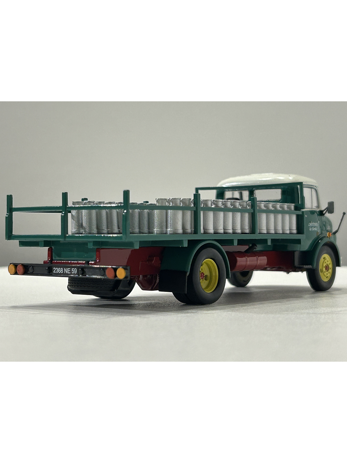 Mercedes-Benz L 1113 Laitier 1968 – Camión Lechero Clásico | IXO Models 1:43 7