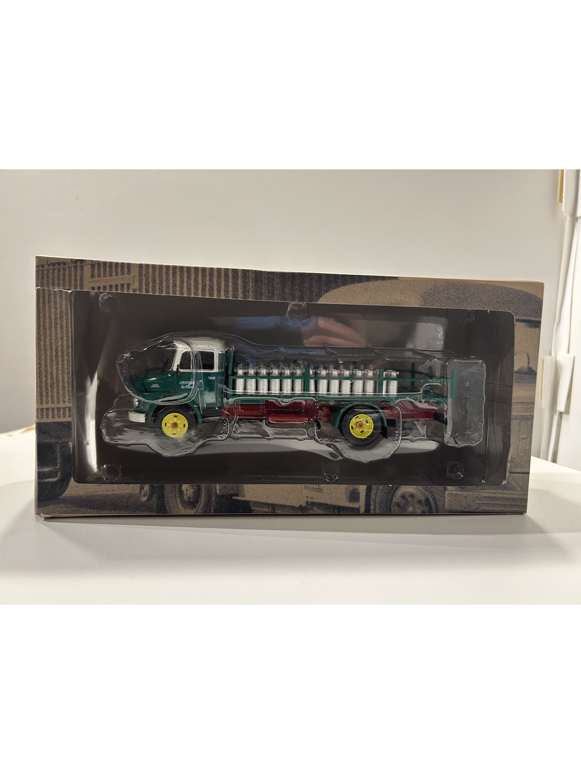 Mercedes-Benz L 1113 Laitier 1968 – Camión Lechero Clásico | IXO Models 1:43 12