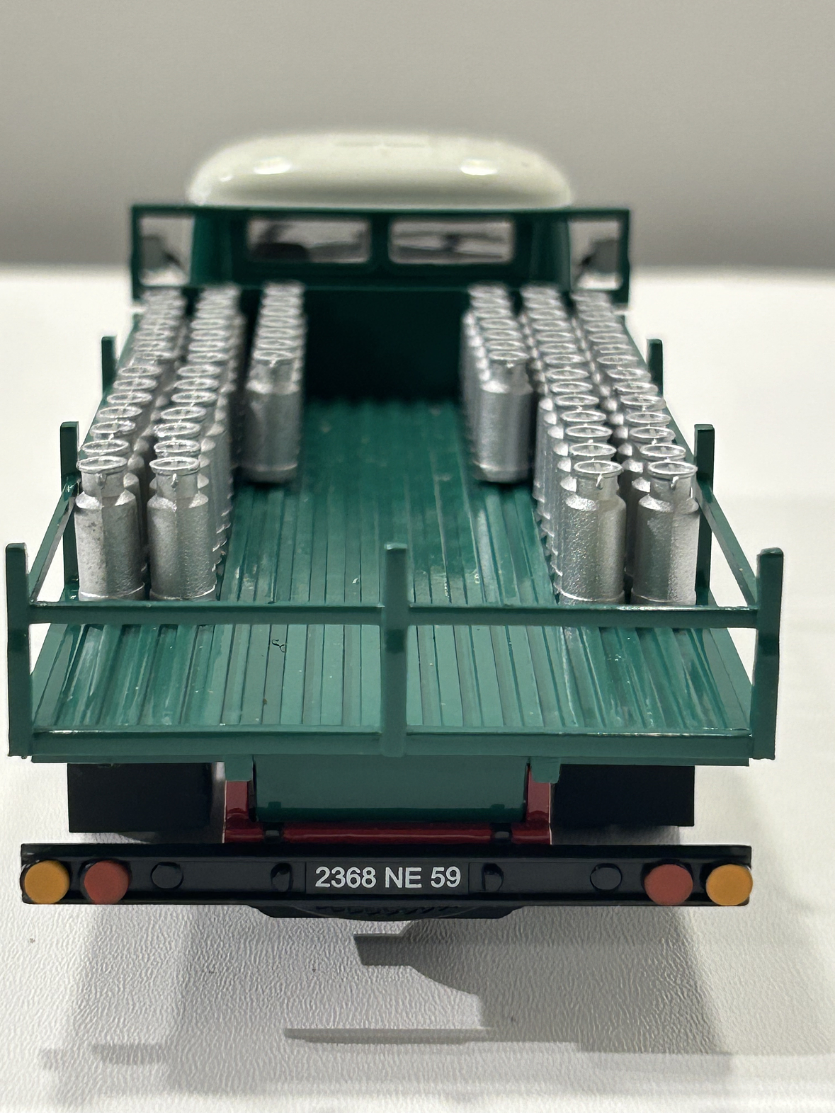 Mercedes-Benz L 1113 Laitier 1968 – Camión Lechero Clásico | IXO Models 1:43 8