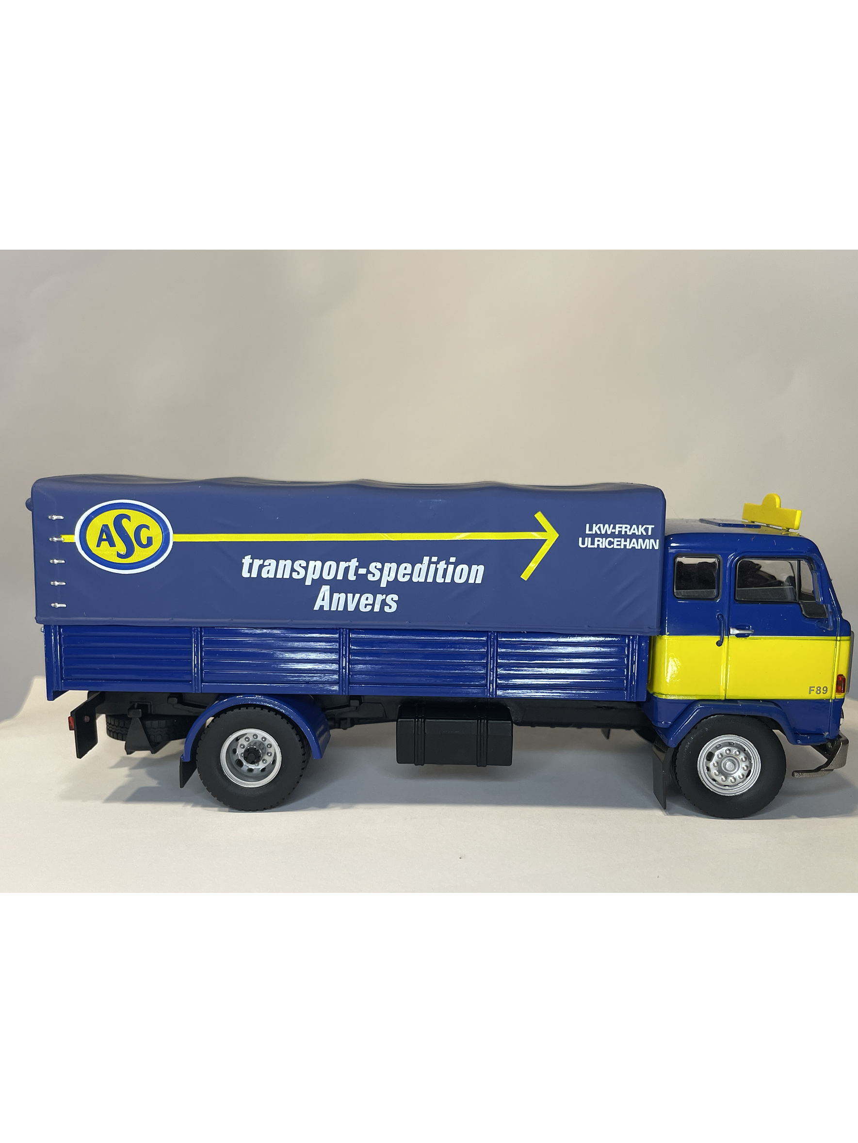 Volvo F89 ASG – Camión clásico escandinavo de transporte pesado | ALTAYA IXO 1:43 9