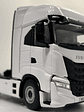 WSI Iveco S-Way AS High 4x2 White Line 1:50 | Transporte moderno a escala - Miniatura 3