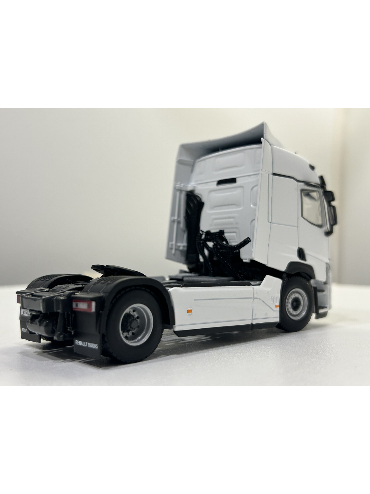 WSI Renault T EVO 4x2 White Line 1:50 | Camión de nueva generación a escala 5