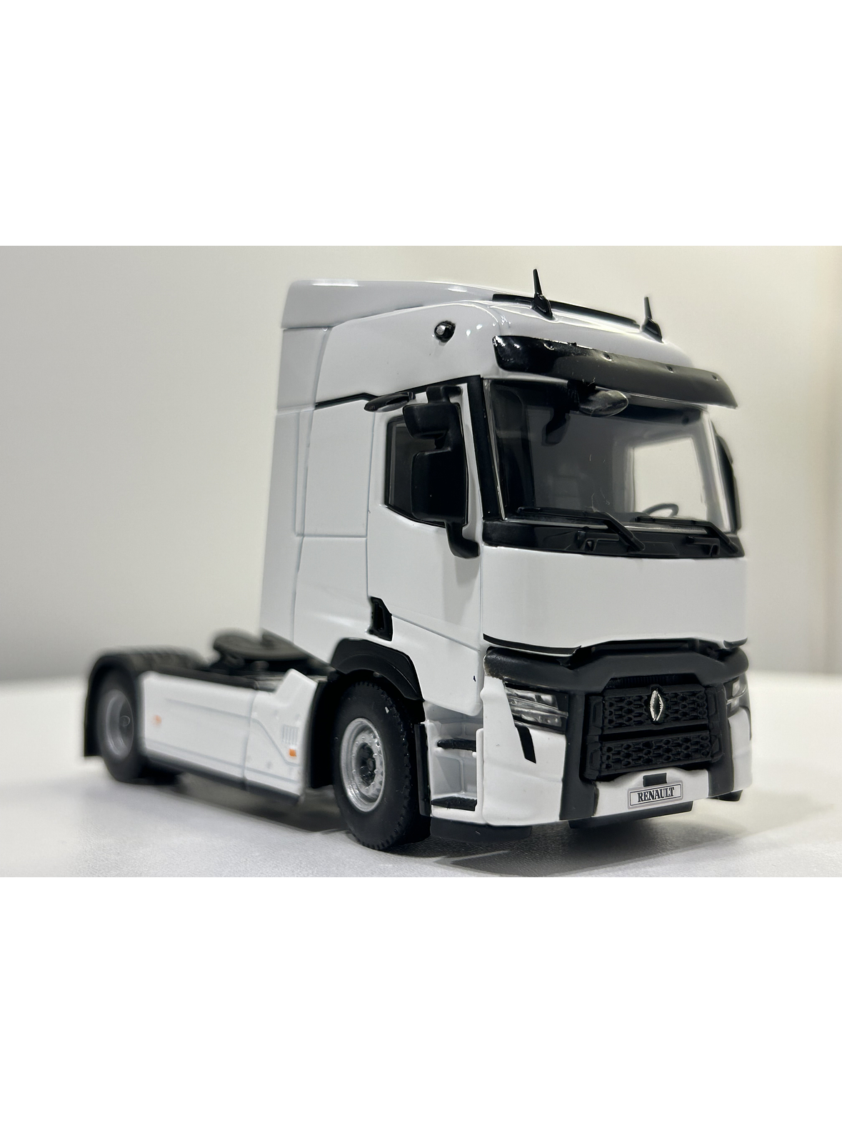 WSI Renault T EVO 4x2 White Line 1:50 | Camión de nueva generación a escala 3