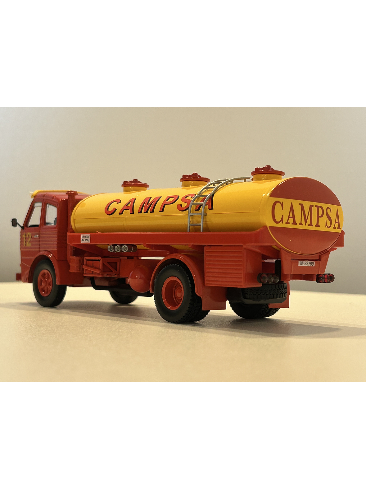 Pegaso Z-206 CAMPSA 1956 – IXO 1:43 | Camión Histórico Español - Coleccionable 7