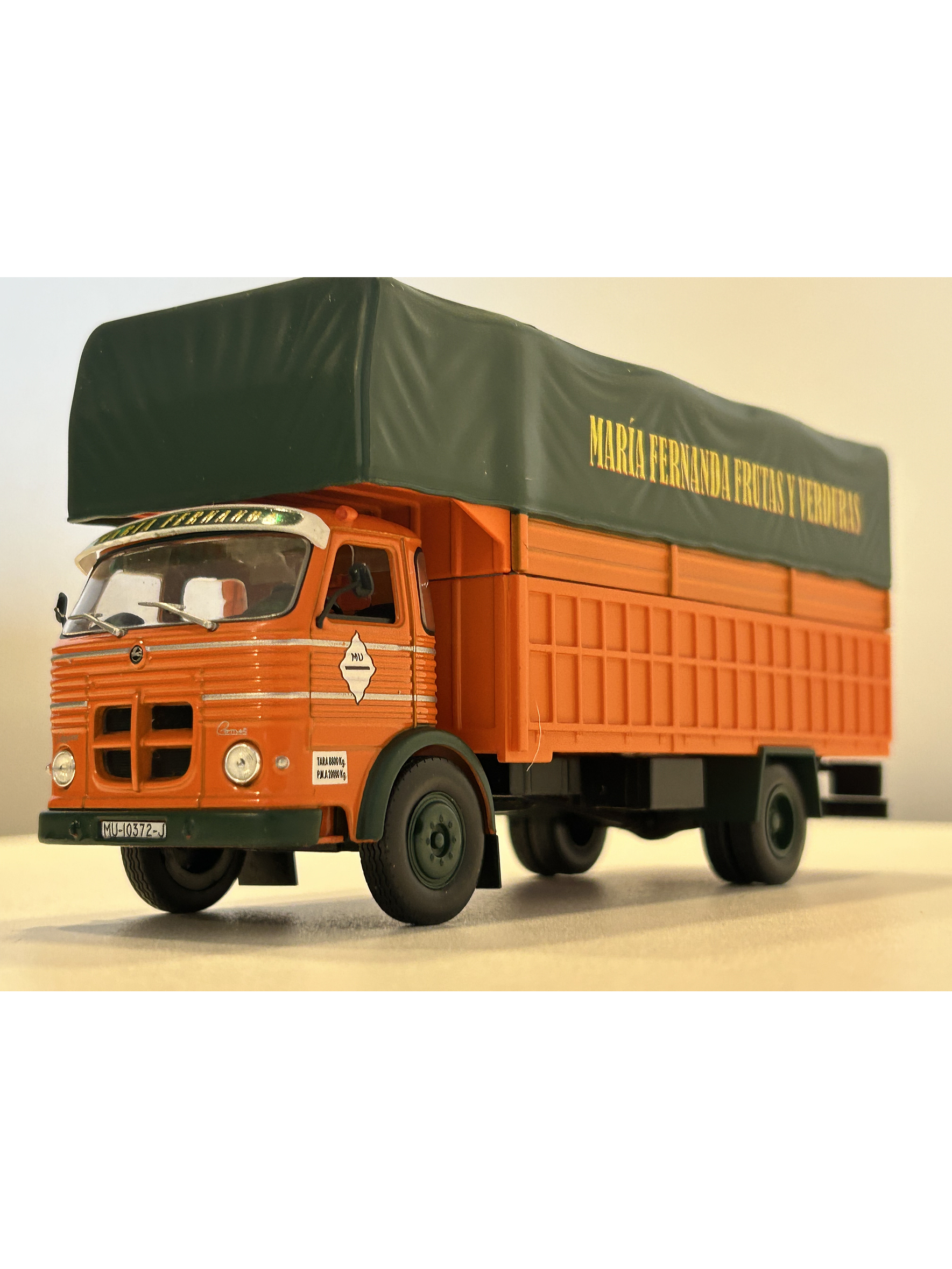 Pegaso Comet 1095 Frutas y Verduras 1963 IXO Models 1:43 – Camión clásico de colección 1