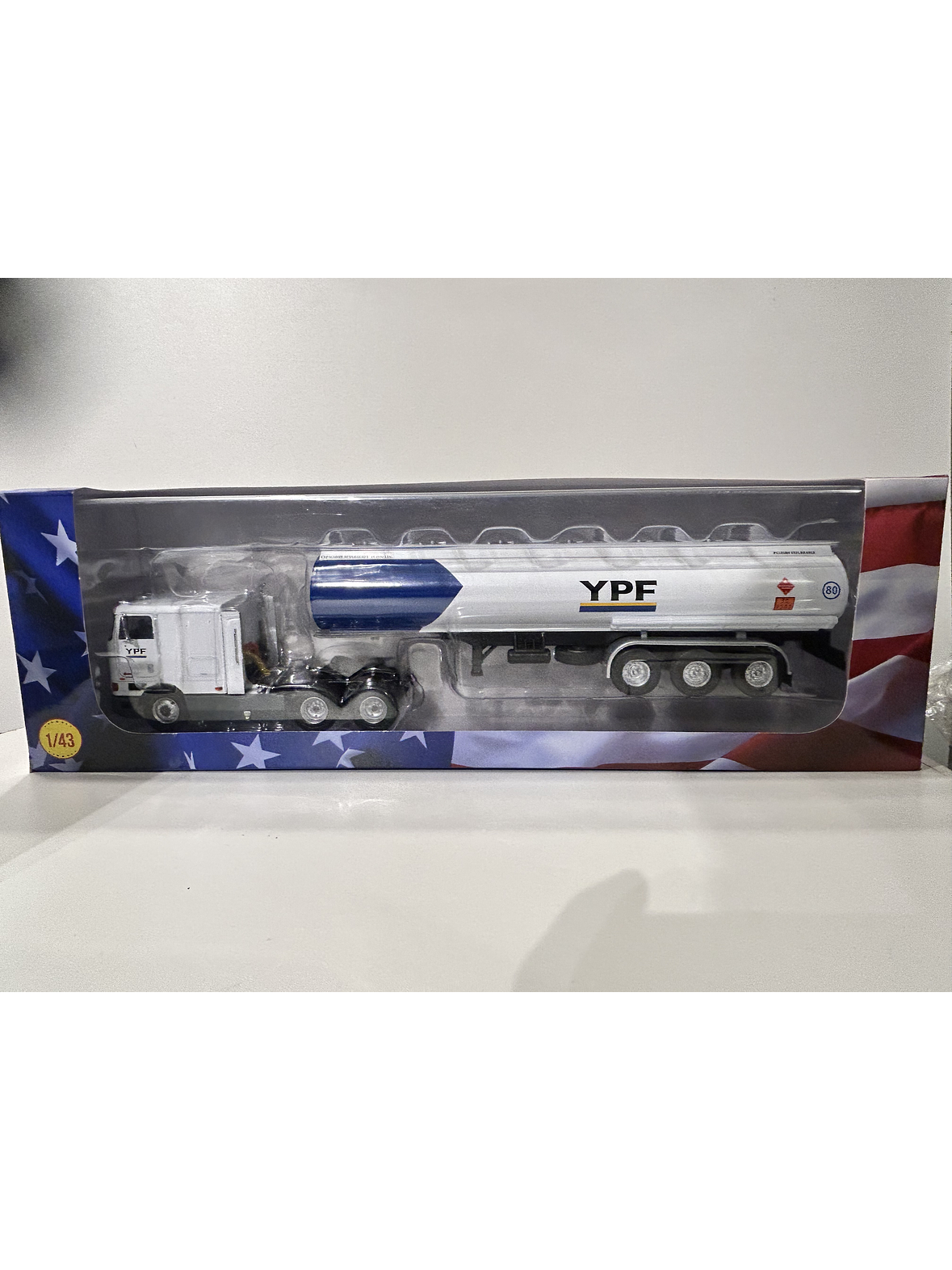 International Eagle 9700 Cabover (1997) – YPF Cisterna Combustible – Colección Camiones Americanos 1:43 10