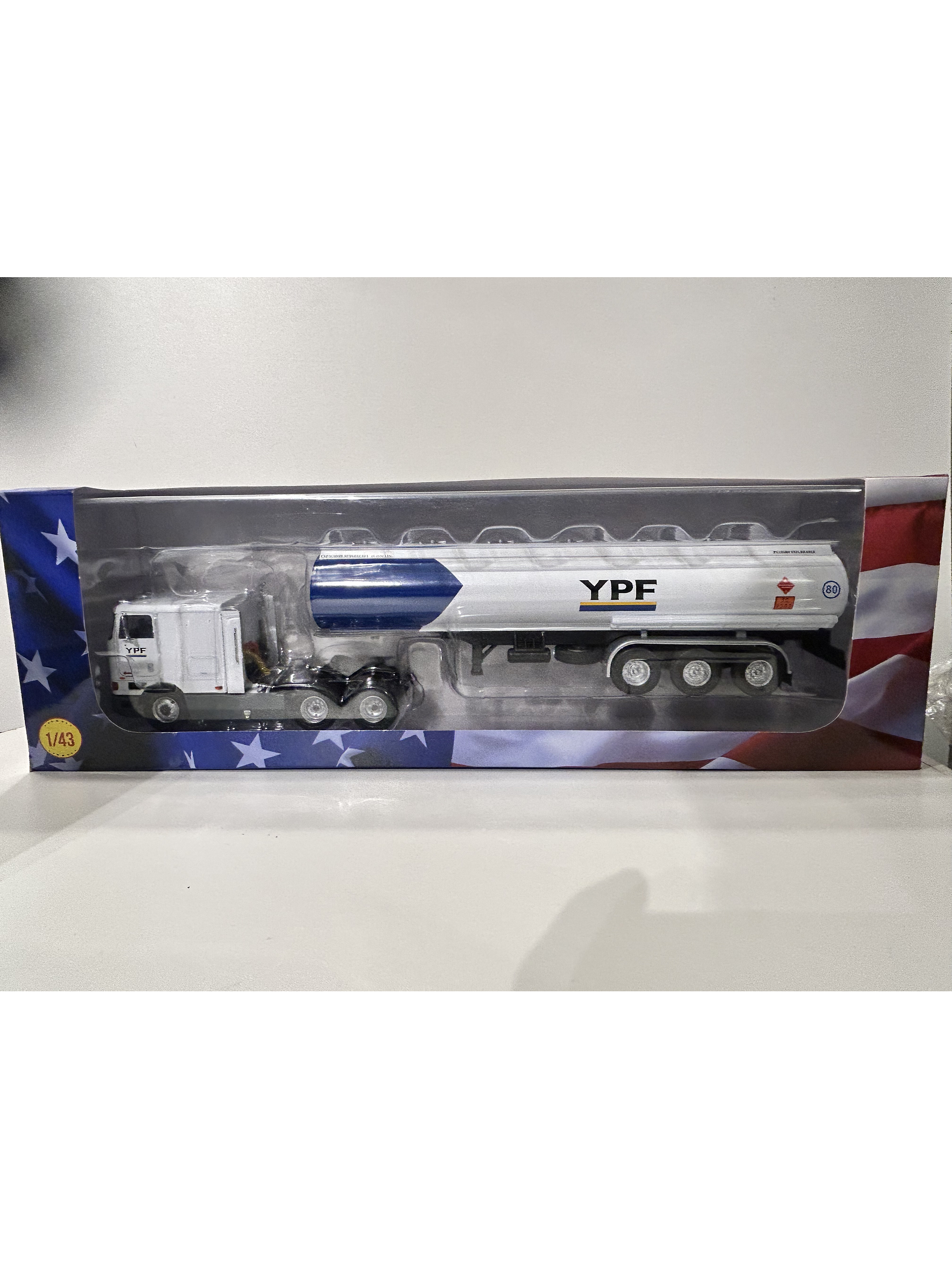 International Eagle 9700 Cabover (1997) – YPF Cisterna Combustible – Colección Camiones Americanos 1:43 10