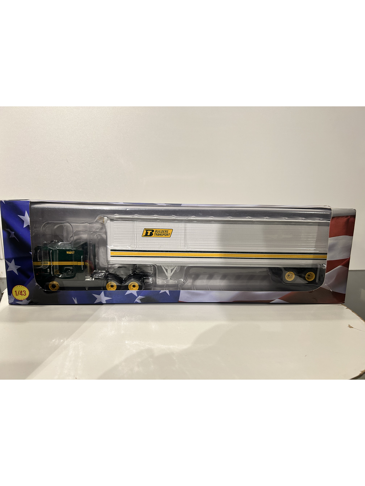 International Eagle 9700 COE “Builders” – Semi Remolque Americano – 1:43 10