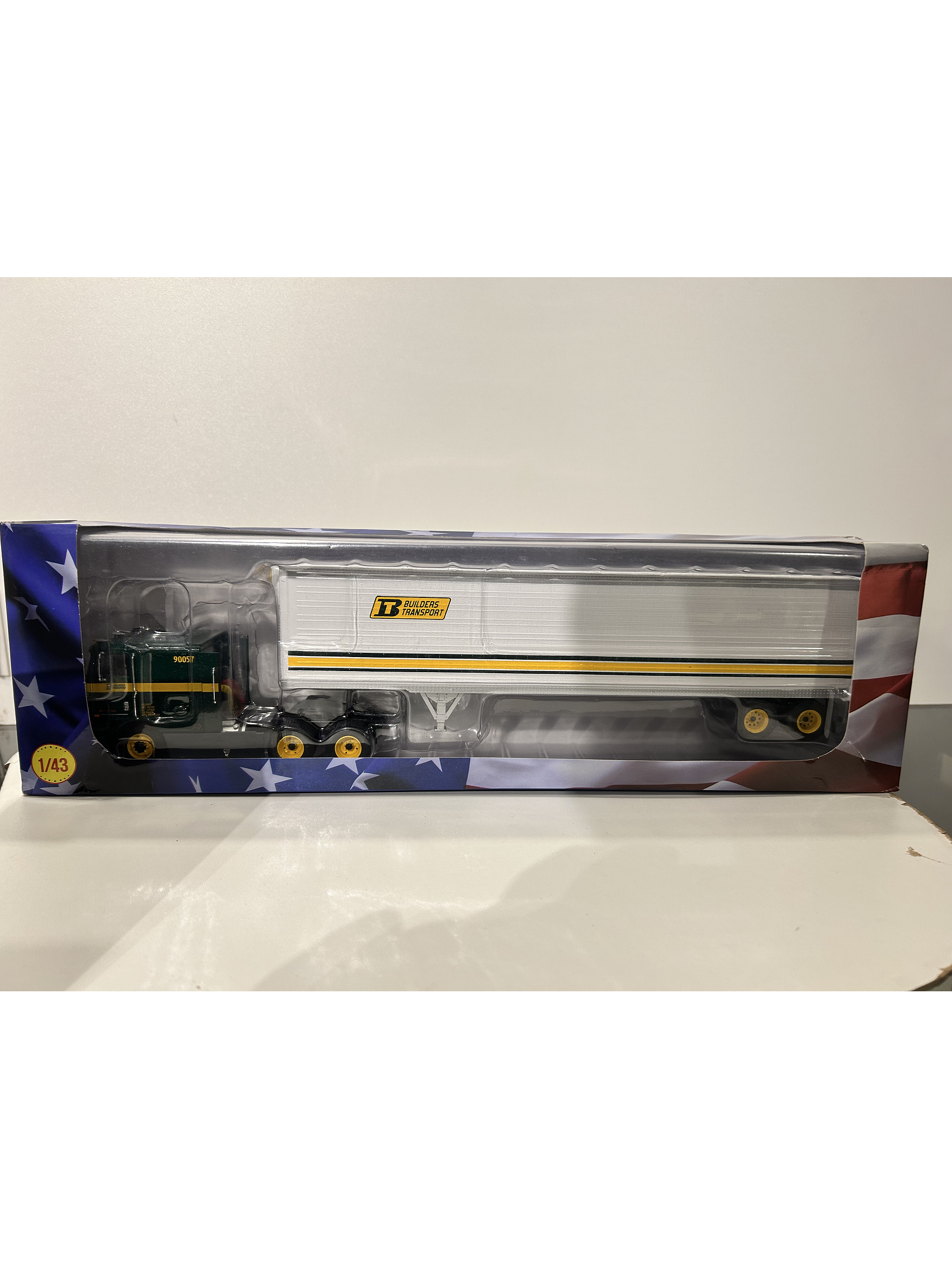 International Eagle 9700 COE “Builders” – Semi Remolque Americano – 1:43 10