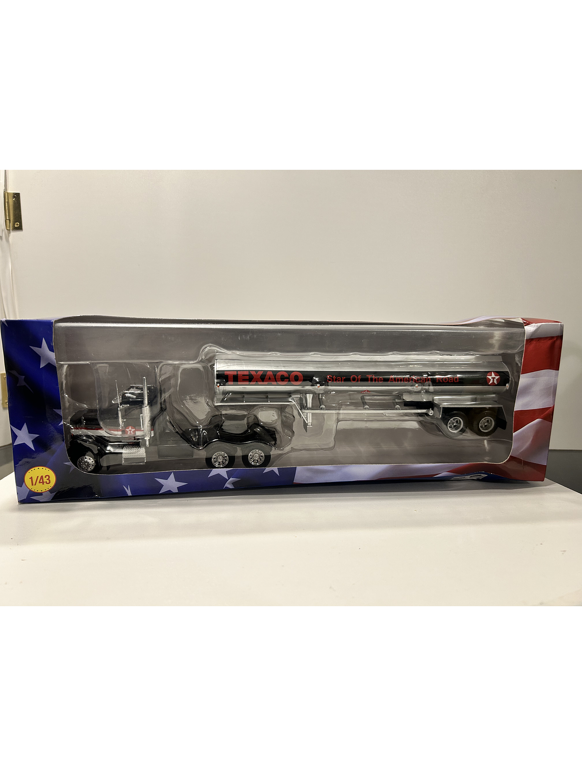 Freightliner FLC 120 64T (1977) Texaco – Camión Clásico Americano – 1:43 10