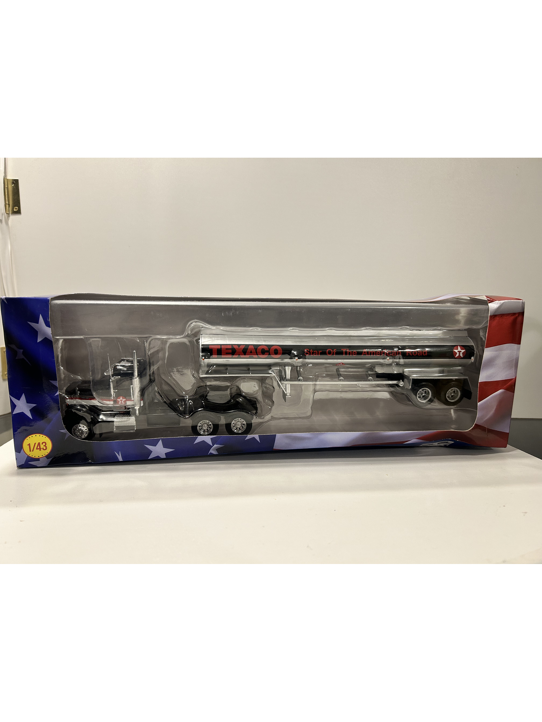 Freightliner FLC 120 64T (1977) Texaco – Camión Clásico Americano – 1:43 10