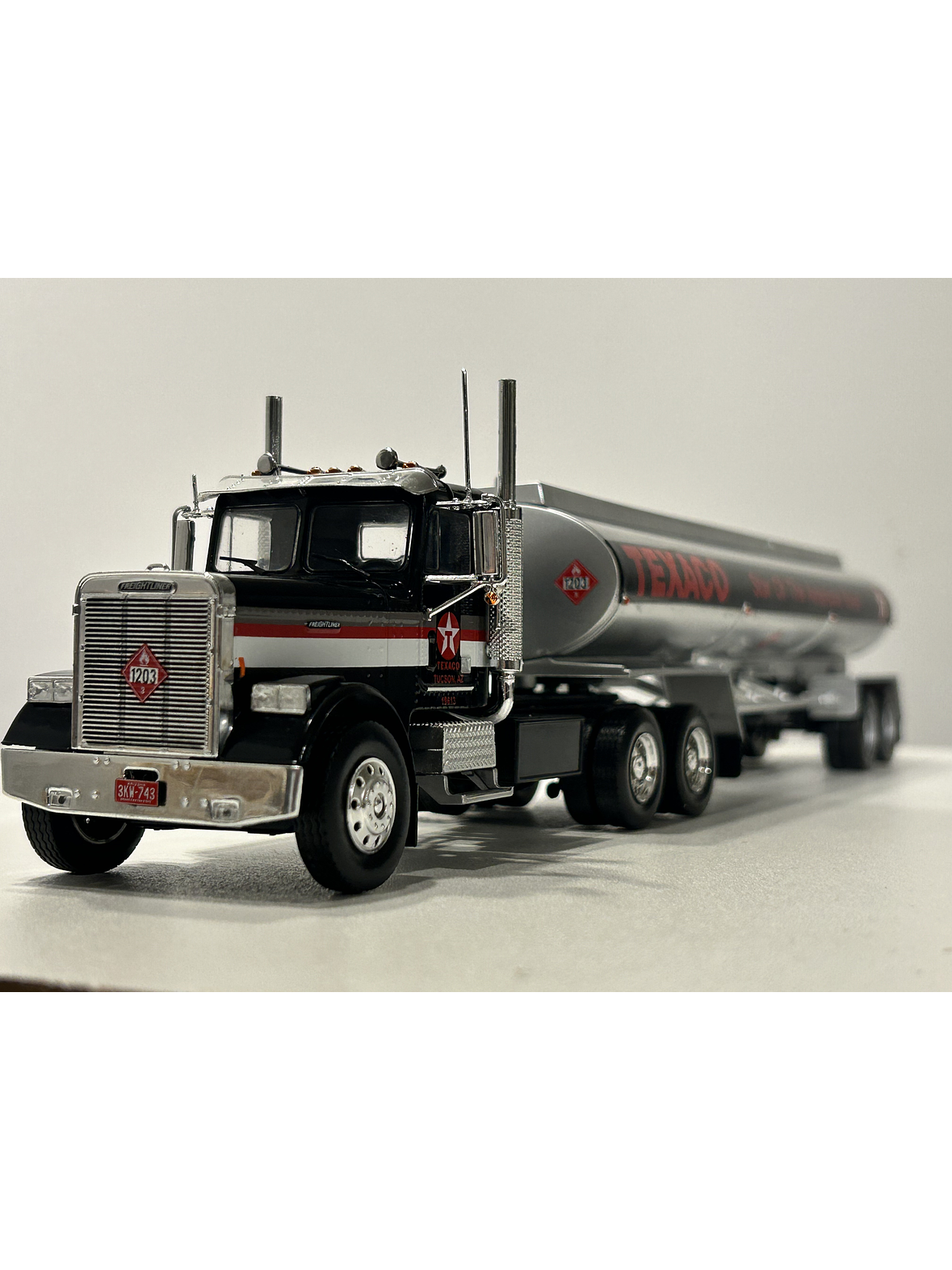 Freightliner FLC 120 64T (1977) Texaco – Camión Clásico Americano – 1:43 1