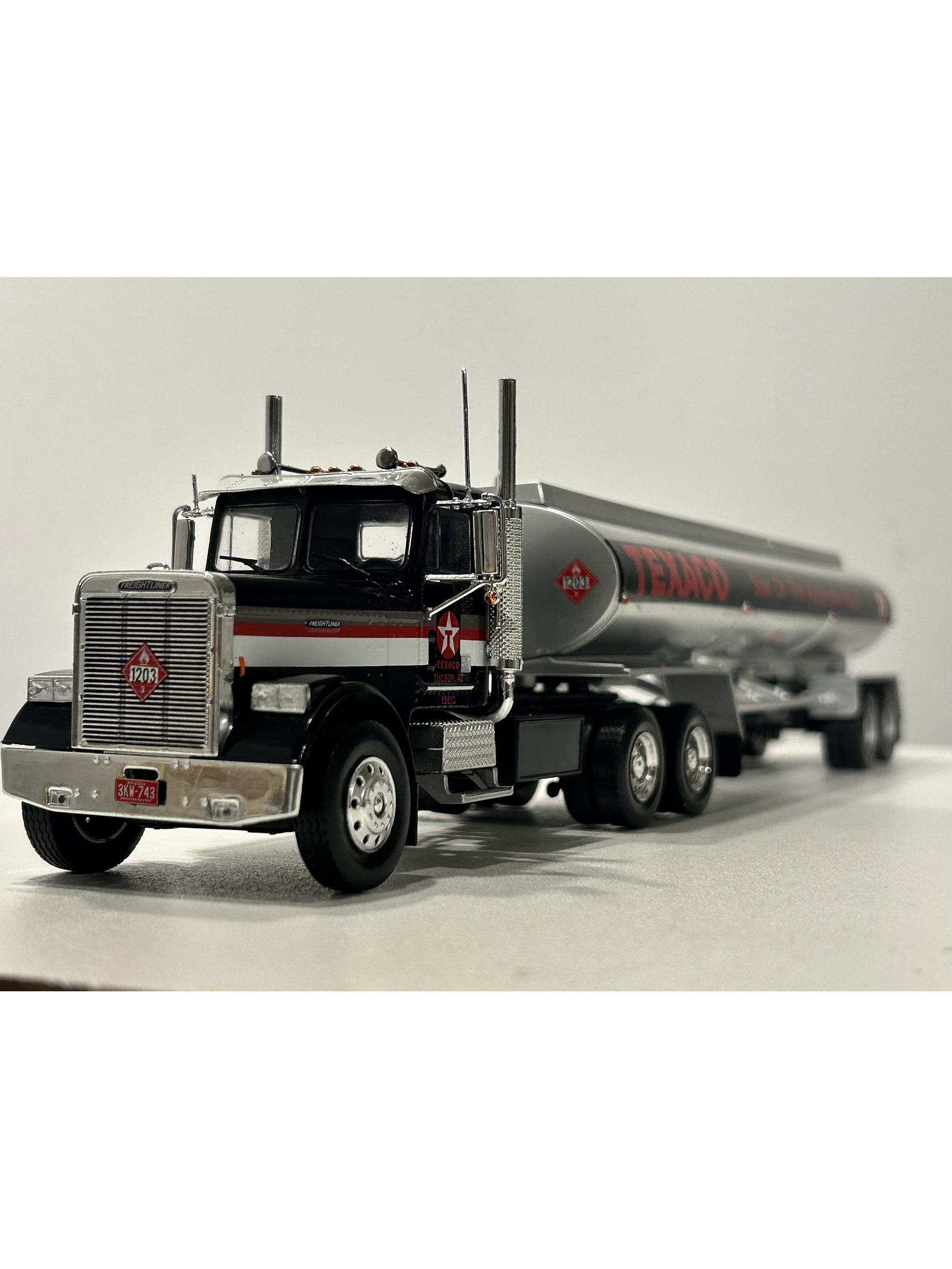 Freightliner FLC 120 64T (1977) Texaco – Camión Clásico Americano – 1:43 1