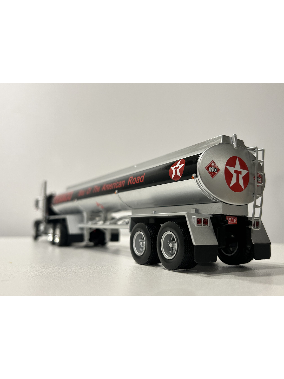 Freightliner FLC 120 64T (1977) Texaco – Camión Clásico Americano – 1:43 7