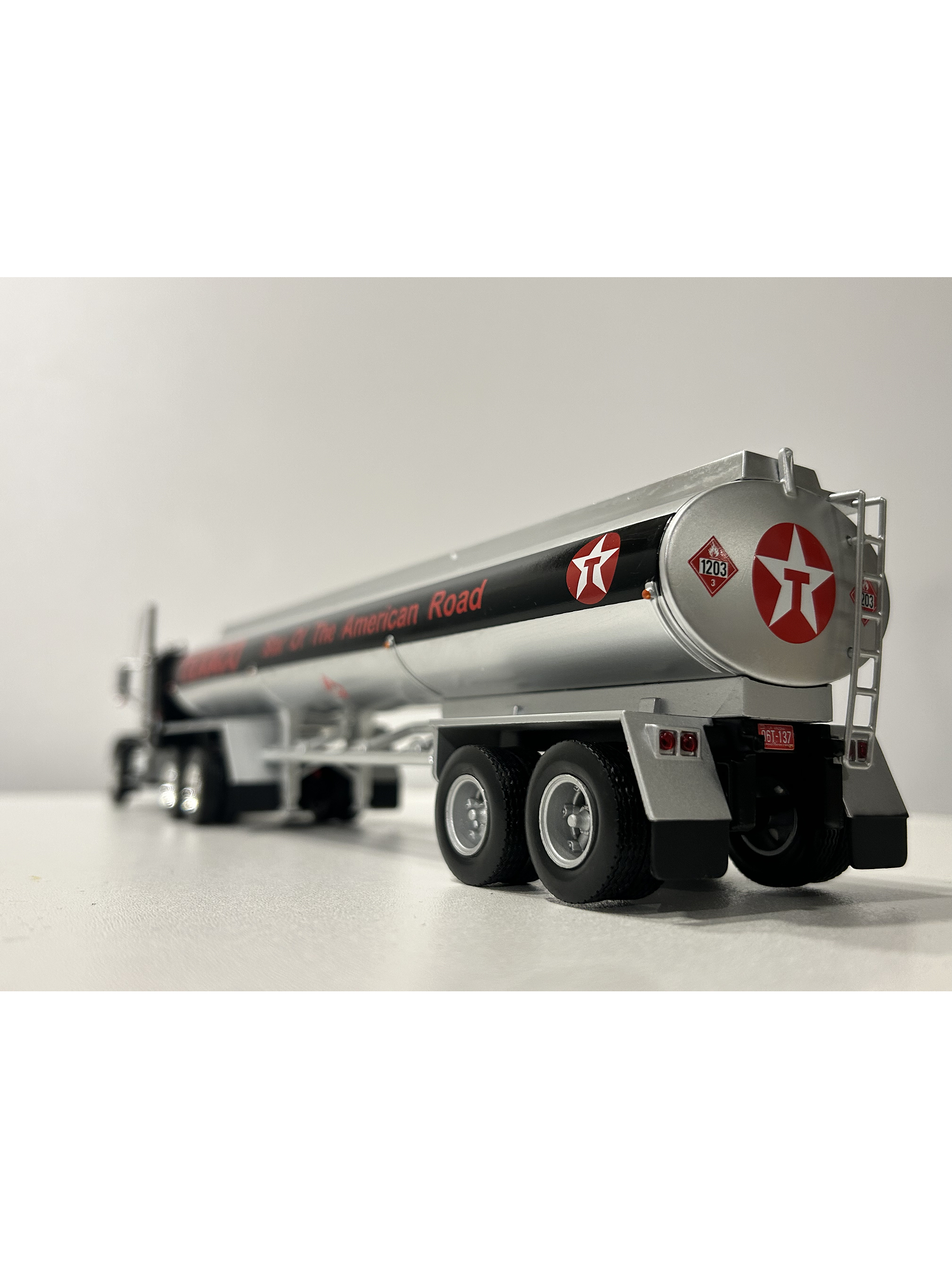 Freightliner FLC 120 64T (1977) Texaco – Camión Clásico Americano – 1:43 7