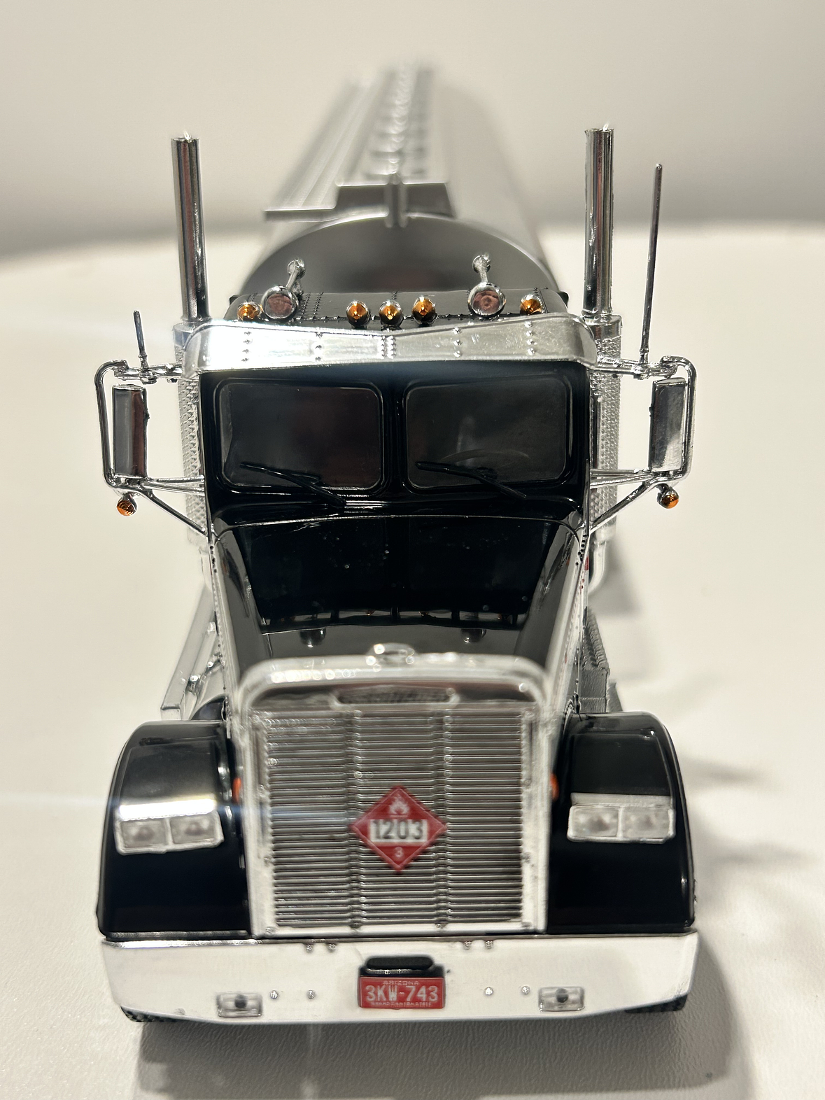 Freightliner FLC 120 64T (1977) Texaco – Camión Clásico Americano – 1:43 3