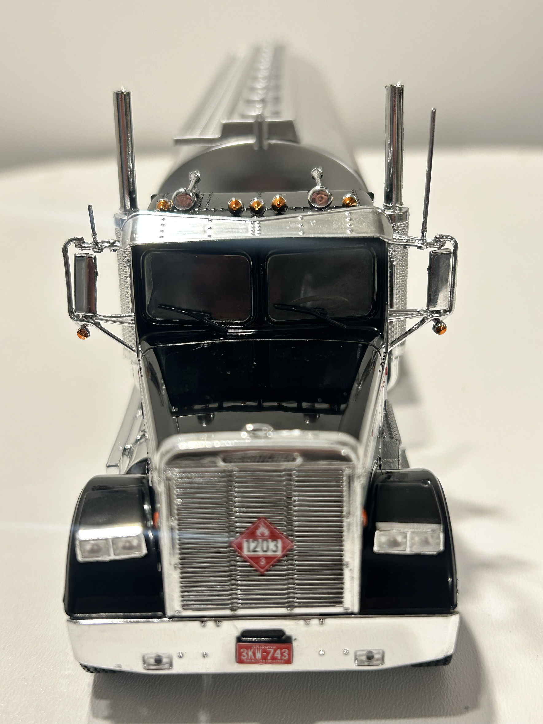 Freightliner FLC 120 64T (1977) Texaco – Camión Clásico Americano – 1:43 3