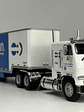 Freightliner FLA NorthAmerican – Camión Clásico Americano – 1:43 - Miniatura 7