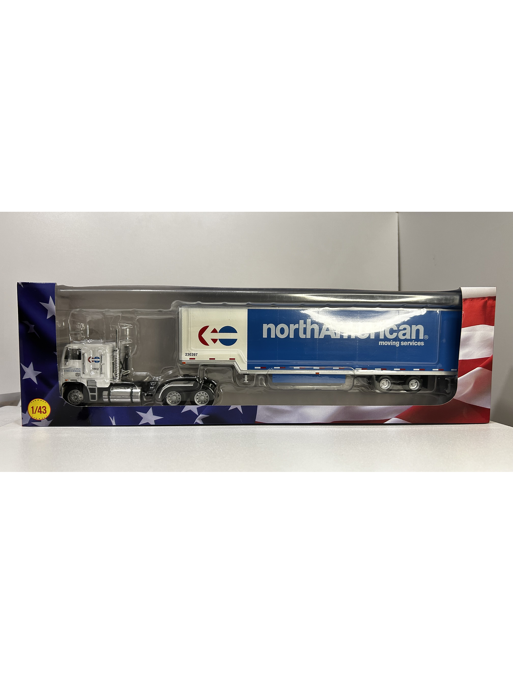 Freightliner FLA NorthAmerican – Camión Clásico Americano – 1:43 13