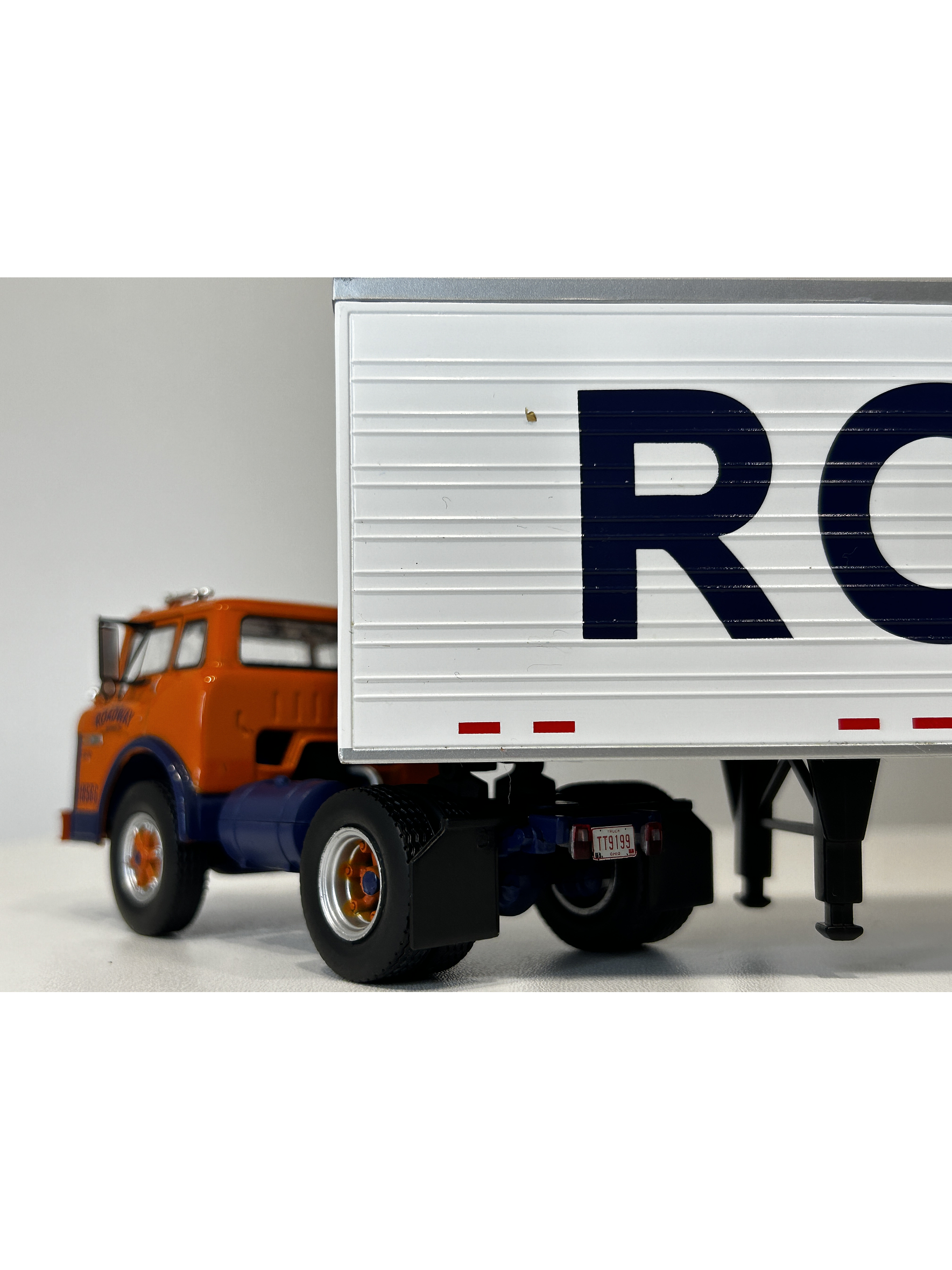 Ford Serie C 1980 “Roadway” – Camión Americano Clásico – Altaya 1:43 7