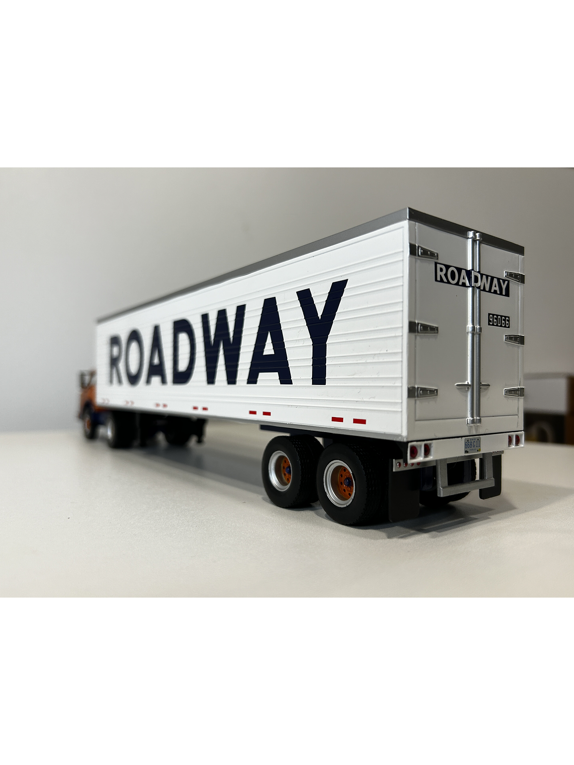 Ford Serie C 1980 “Roadway” – Camión Americano Clásico – Altaya 1:43 6