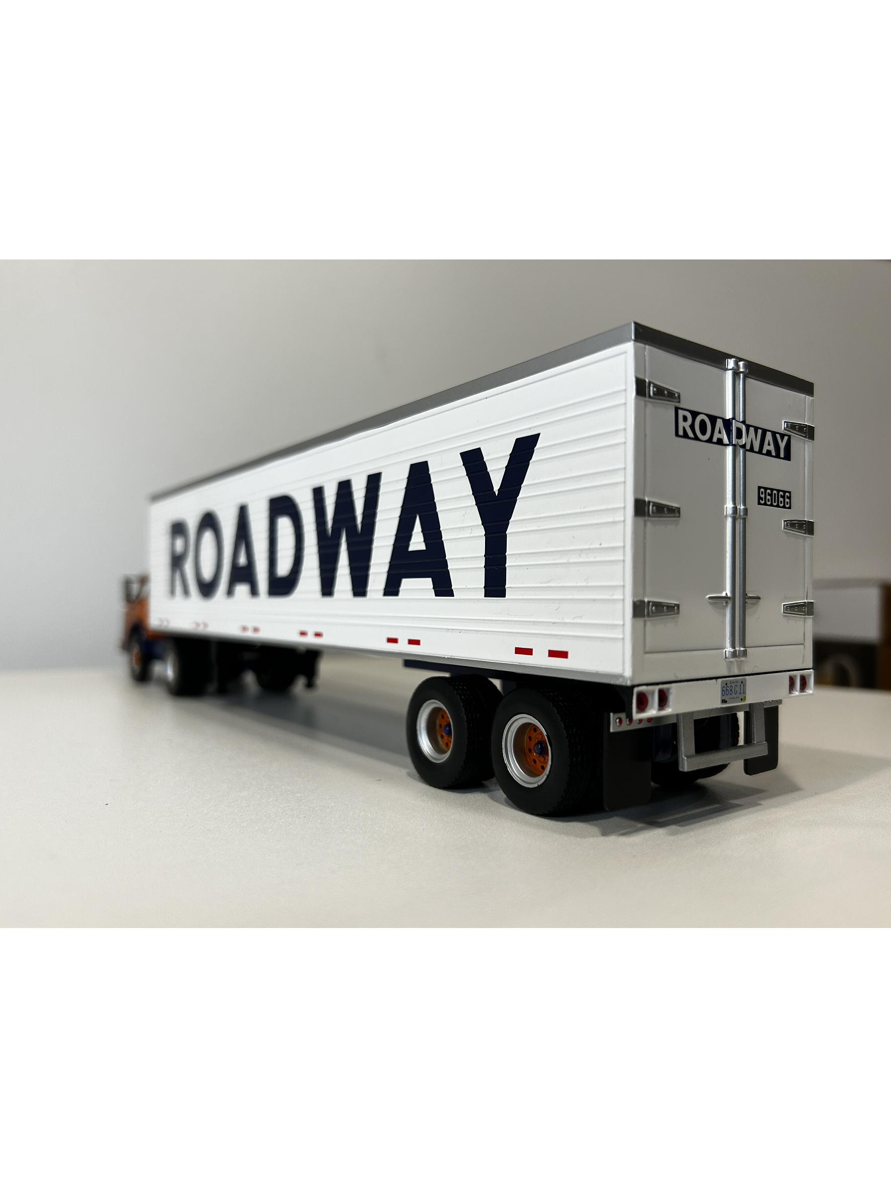 Ford Serie C 1980 “Roadway” – Camión Americano Clásico – Altaya 1:43 6