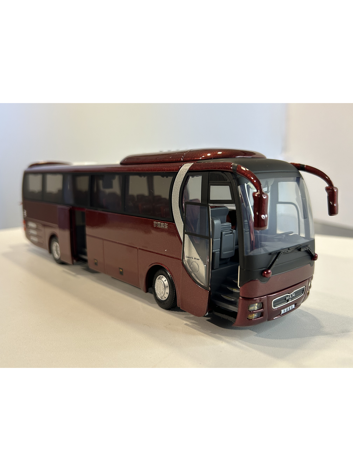 Yutong Bus MAN RheinSTAR ZK6120R41 – Tour de Lujo | Modelo a Escala 1:42 Aleación Metal 11