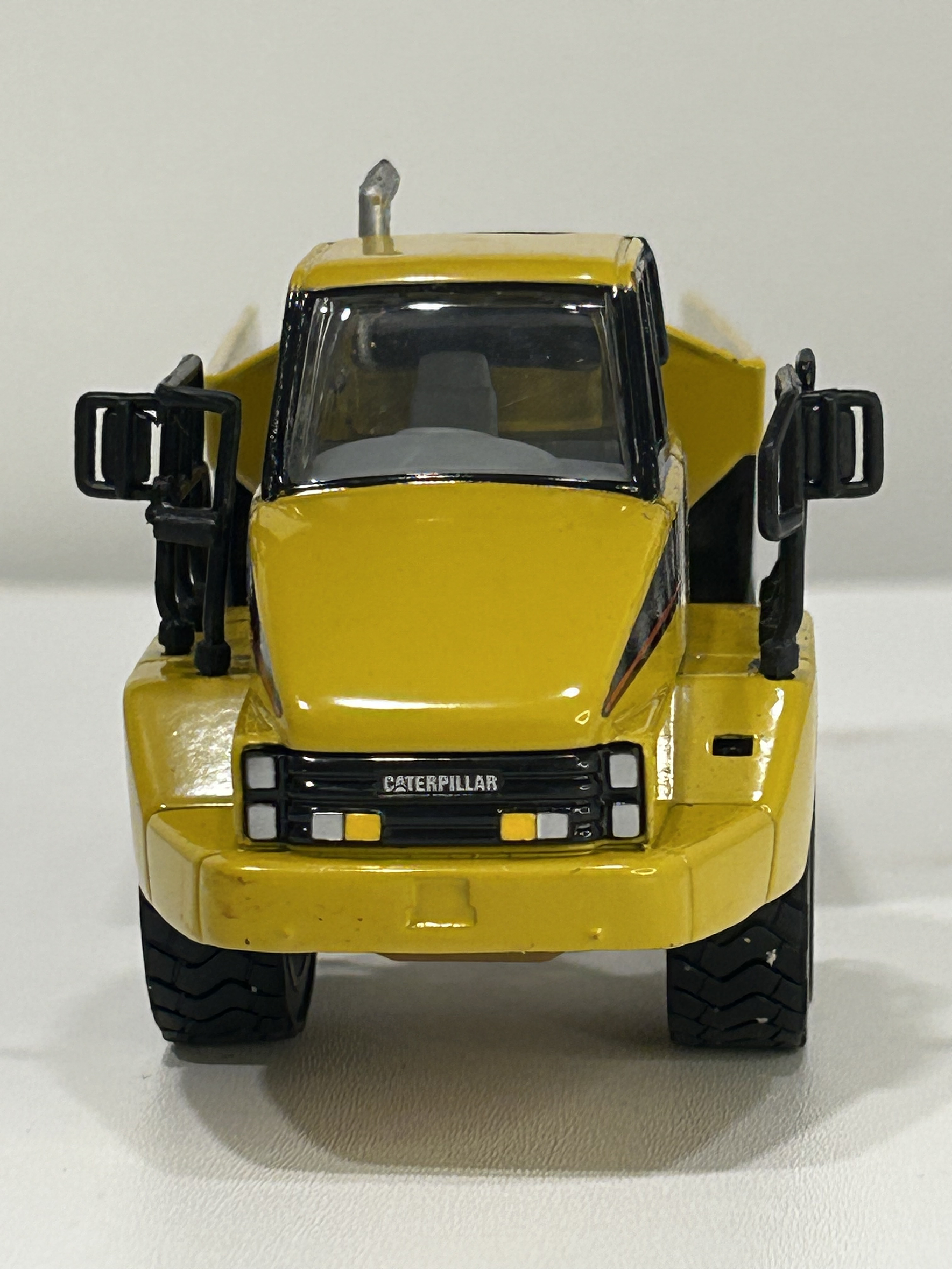 Camión articulado Catt 725 – 1:50 | Modelo a escala de maquinaria minera 2