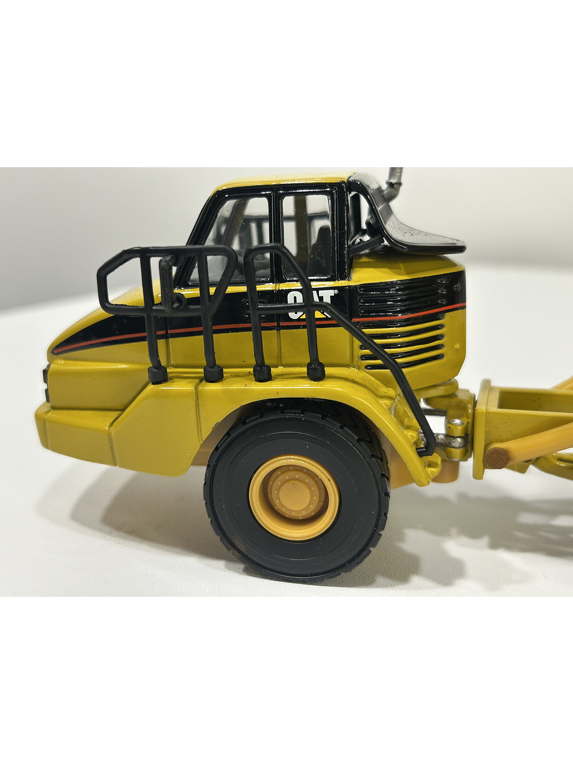 Camión articulado Catt 725 – 1:50 | Modelo a escala de maquinaria minera 9