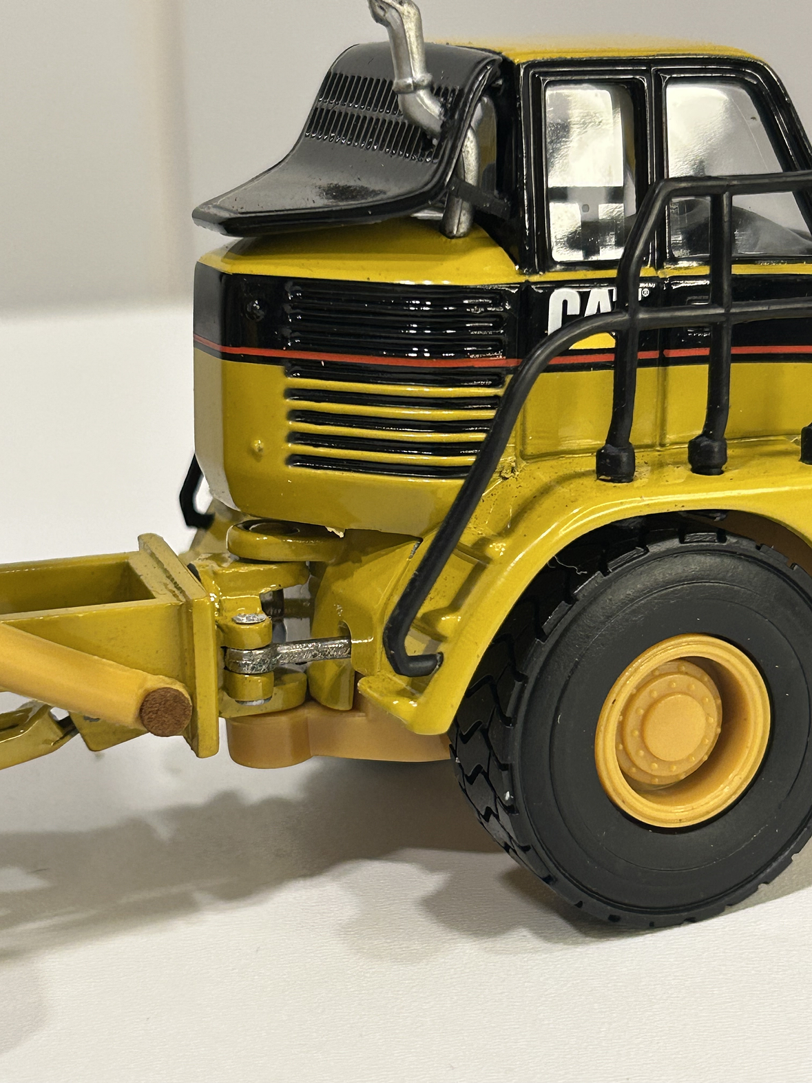 Camión articulado Catt 725 – 1:50 | Modelo a escala de maquinaria minera 4