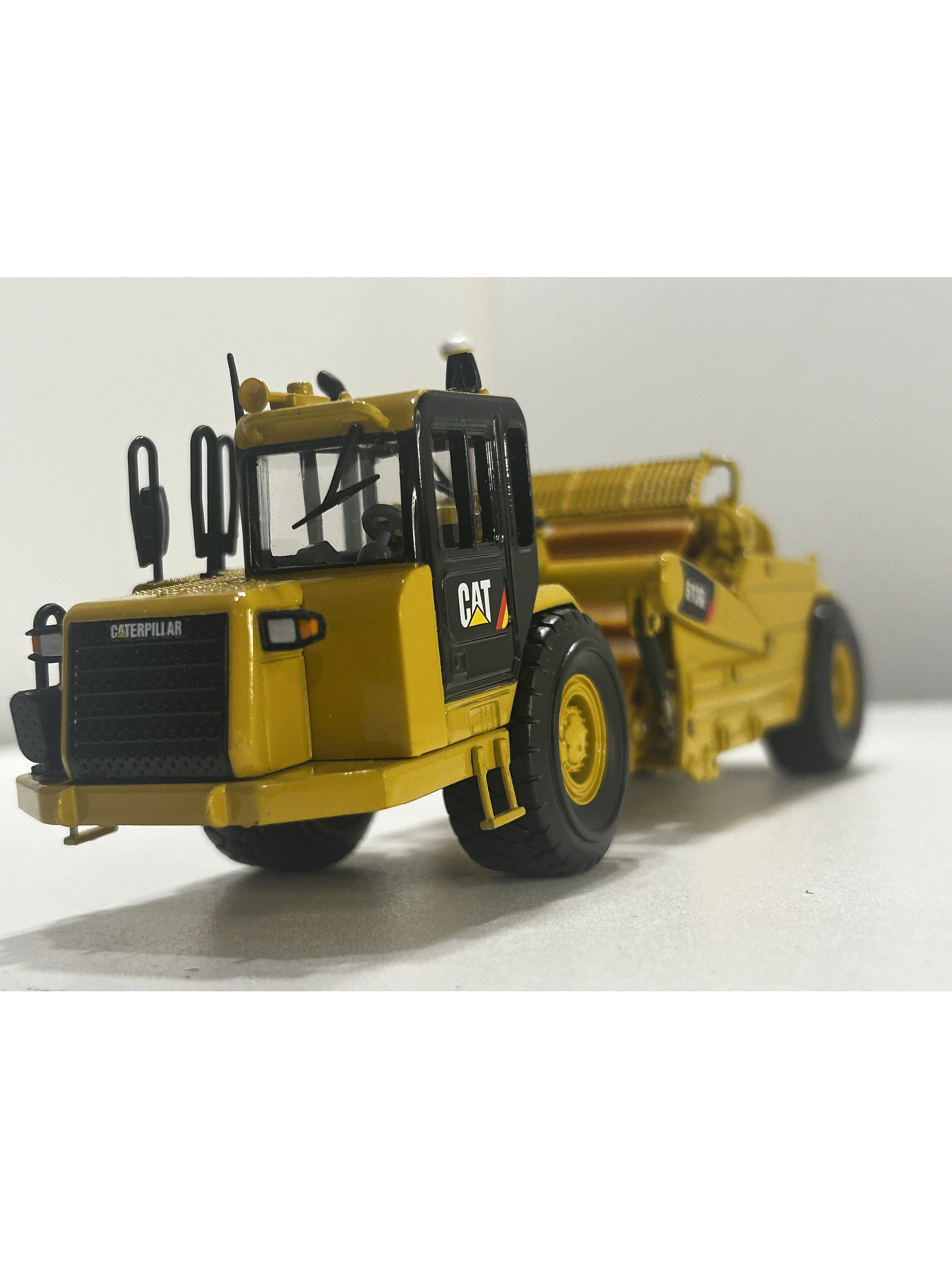 CAT 623G Elevating Scraper – Maquinaria minera y construcción | Modelo a escala 1