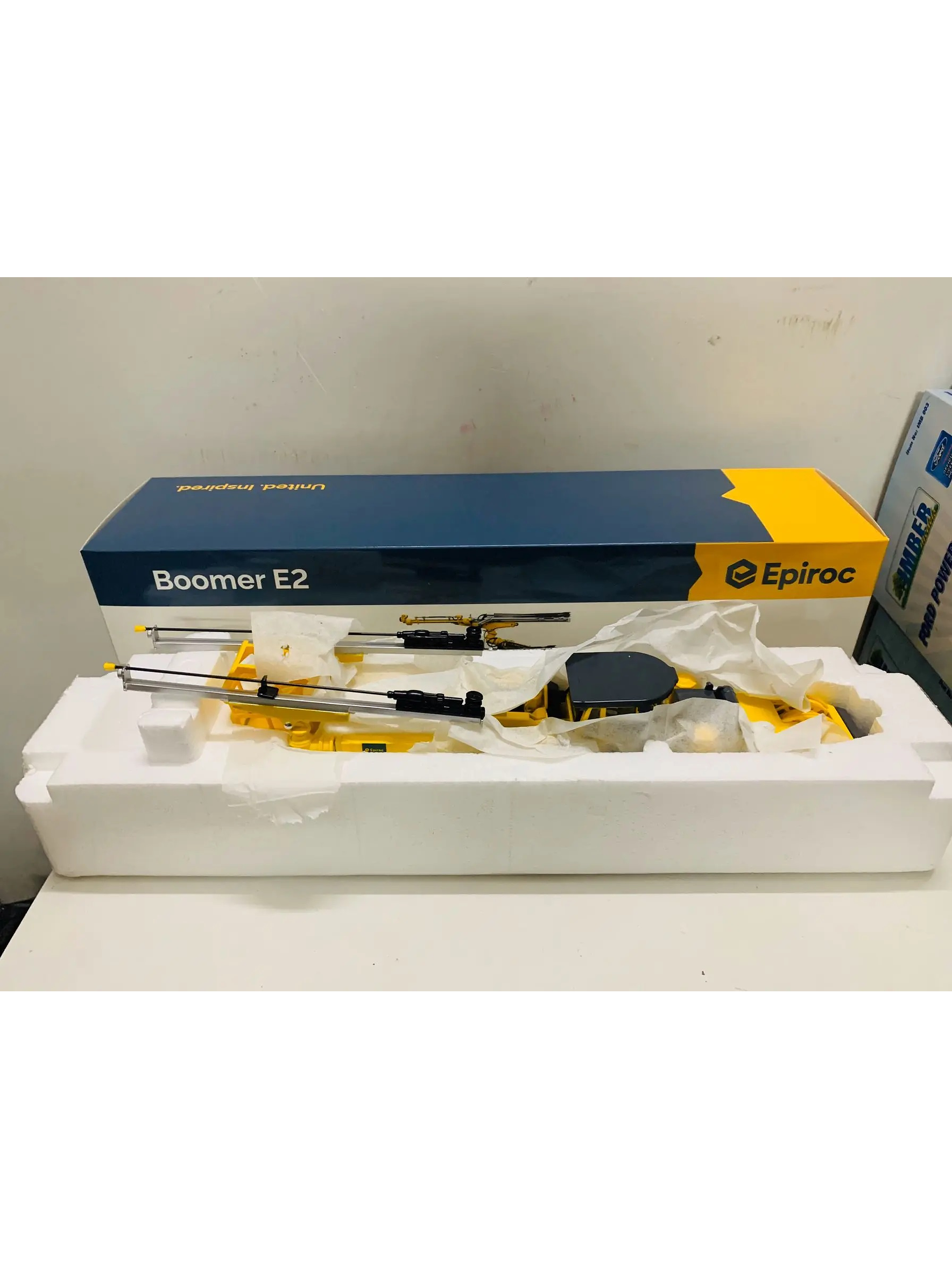 Epiroc Boomer E2 1:50 – Jumbo de perforación a escala para minería subterránea | Modelo coleccionable 8