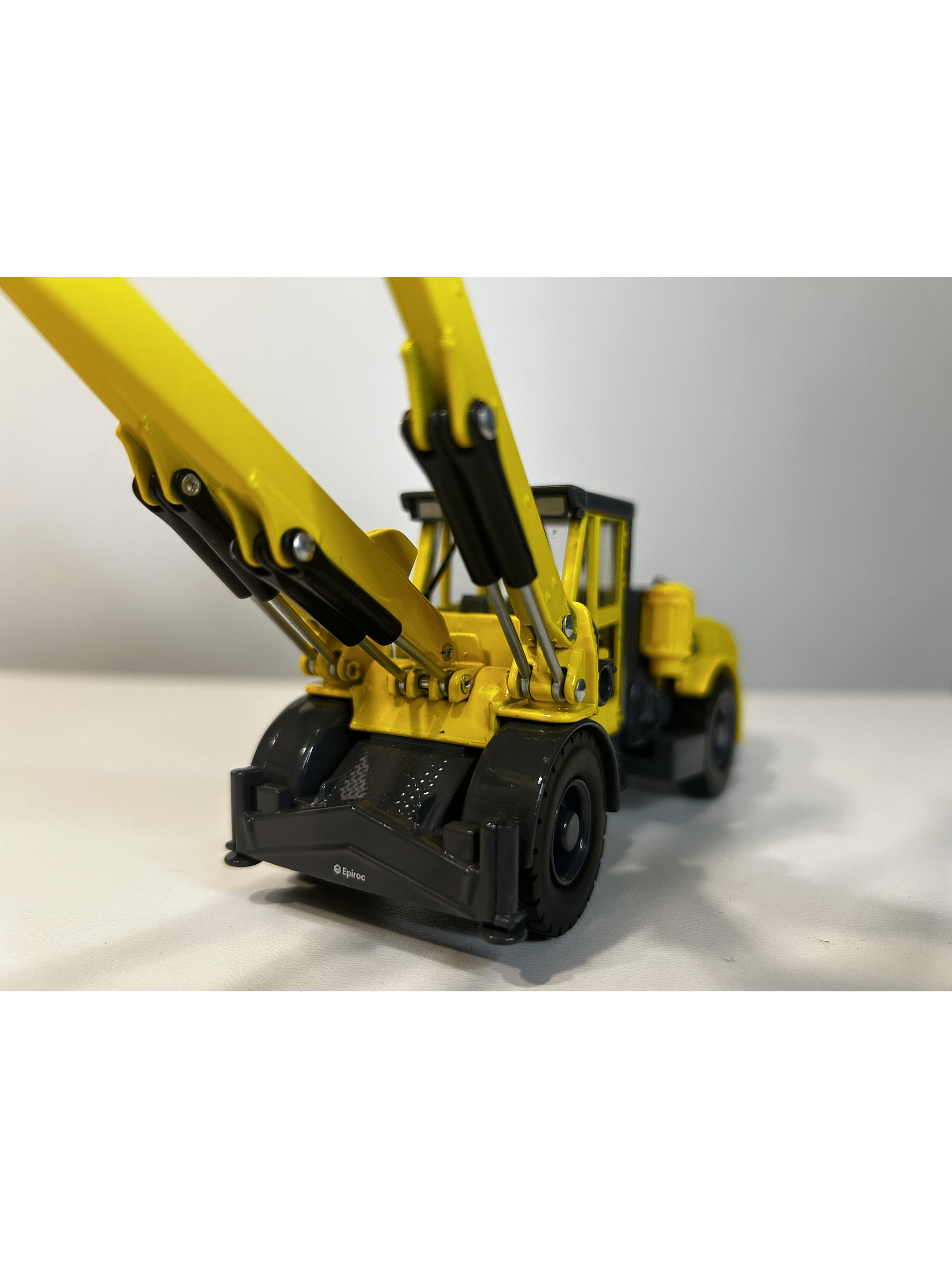 Epiroc Boomer E2 1:50 – Jumbo de perforación a escala para minería subterránea | Modelo coleccionable 2