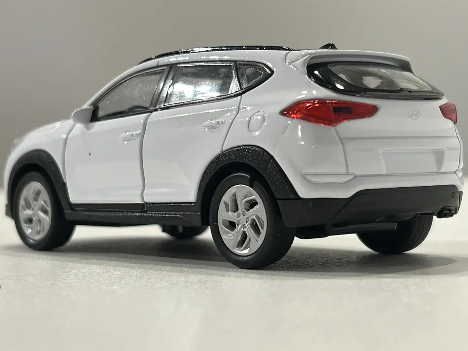 Auto Hyundai Tucson SUV | Welly 1:32 Coleccionable 8