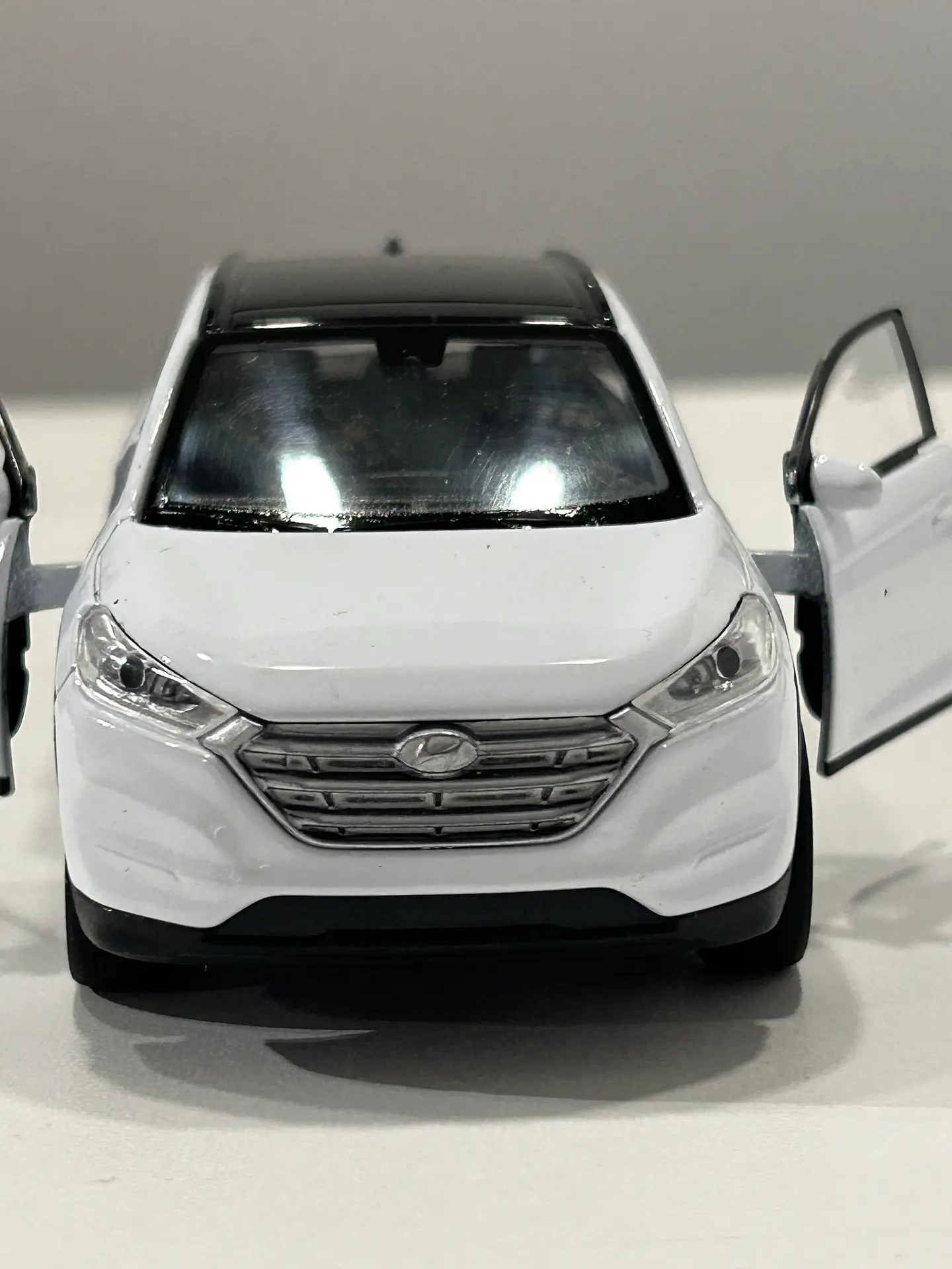 Auto Hyundai Tucson SUV | Welly 1:32 Coleccionable 3