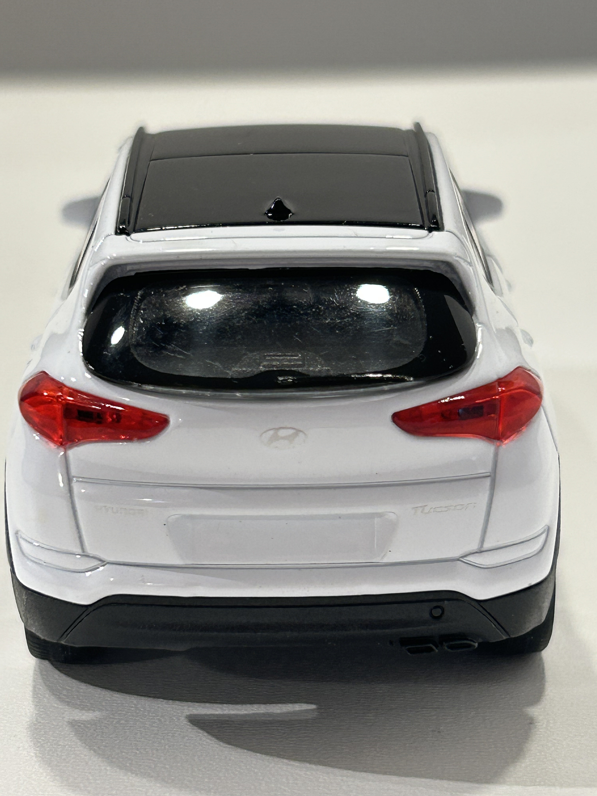 Hyundai Tucson SUV – Modelo a Escala Welly 1:32 | Detalle Realista y Coleccionismo Automotriz 7